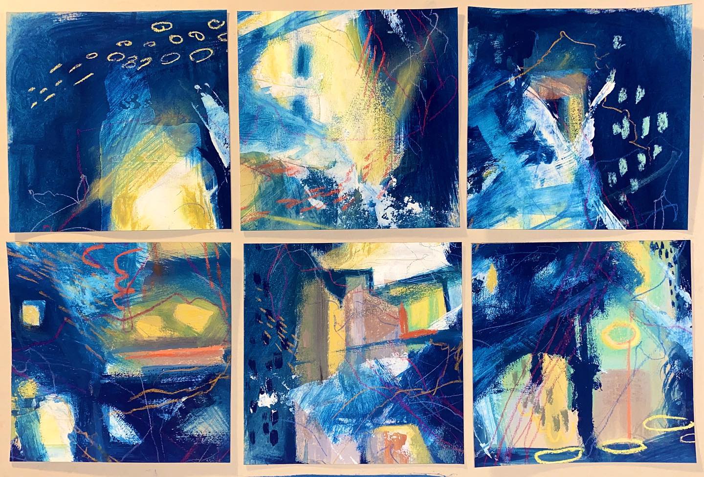 Serie aus sechs freien abstrakten Arbeiten in Blau und Gelb